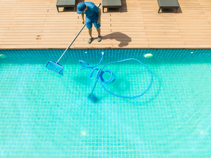 pool inspections - weekly pool cleaning